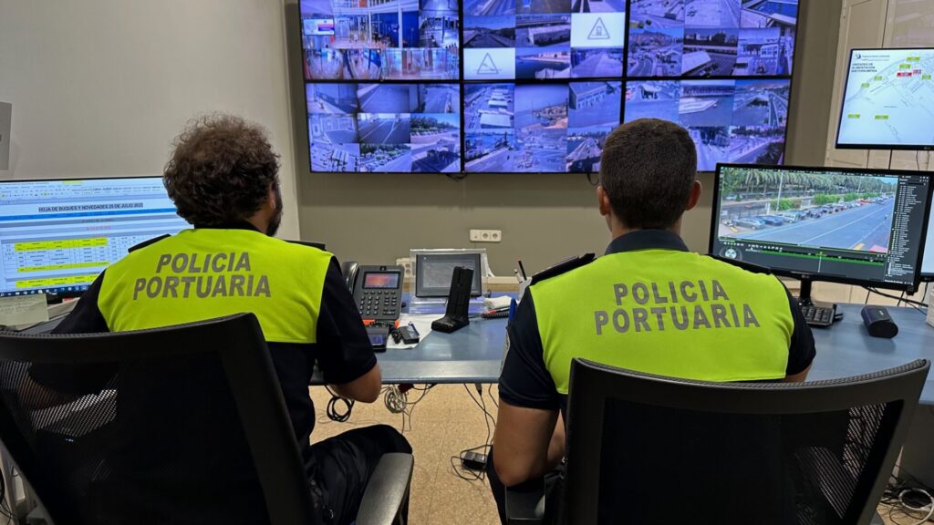 24/7 Guardians of Almería's Ports: Meet the Port Police