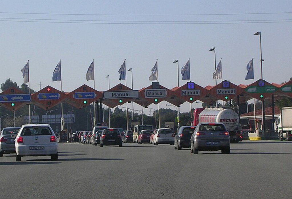 Image of a toll booth near Barcelona.