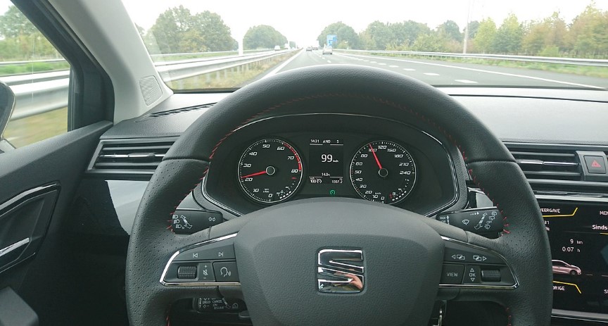 Image of a Seat steering wheel with the logo.