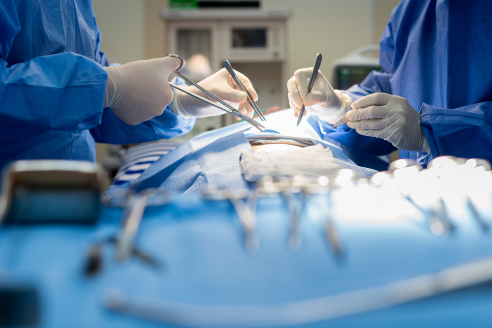 Image of surgeons performing an operation.