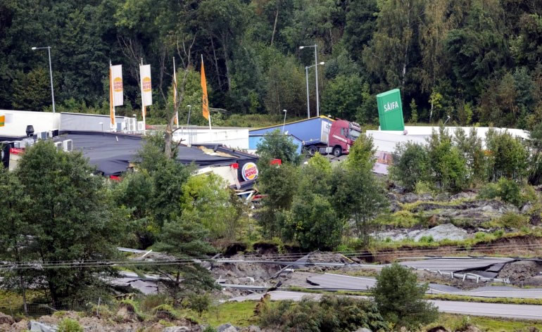Image of the sinkhole that affected the E6 motorway in Sweden.
