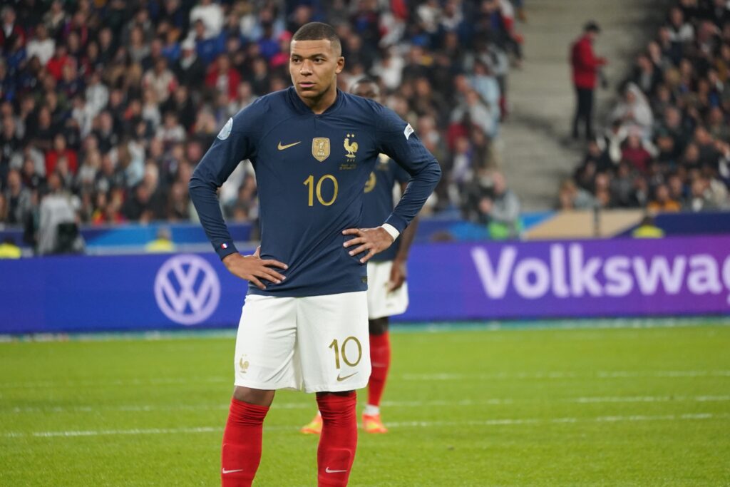 Kylian Mbappe urged to join Real Madrid in 2024.