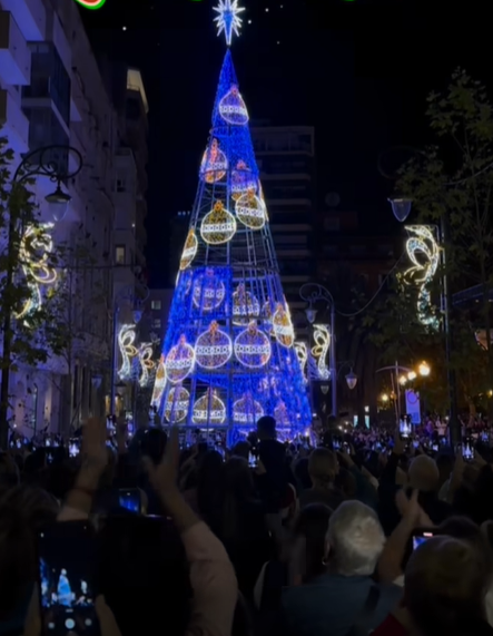 Early Festive Bliss: Alicante Embraces the Season with a Stylish Celebration
