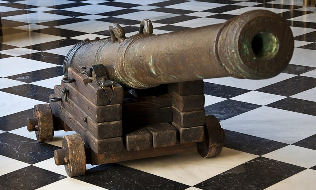 Image of a bronze cannon salvaged from the Atocha.