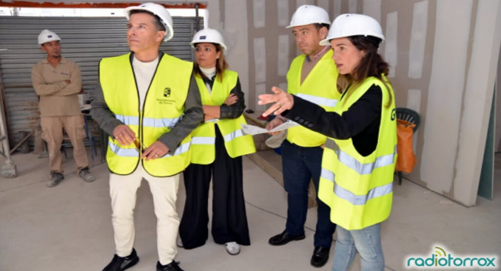 Image of town hall officials visiting site of new mortuary in Torrox.