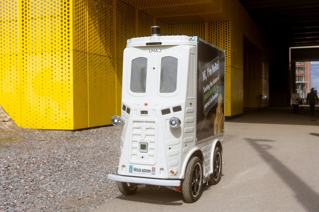 The Talking Delivery Robot From Finland
