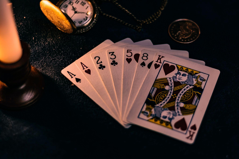 picture of playing cards of a poker game