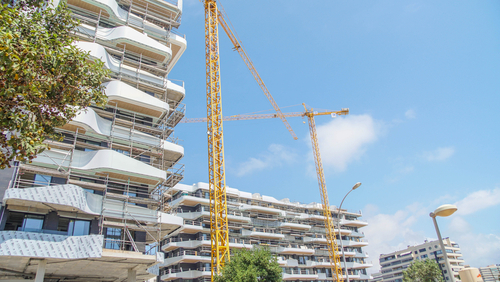 Building boom: Alicante's construction sector surges to record highs.