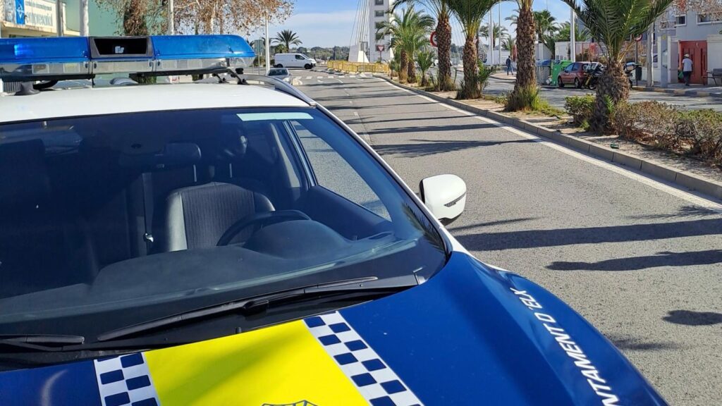 Elche gears up for Easter: 500+ Local Police deployed to ensure safety.