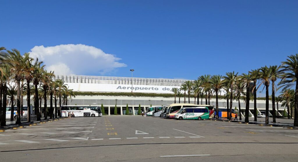 Palma de Mallorca Airport, outside view