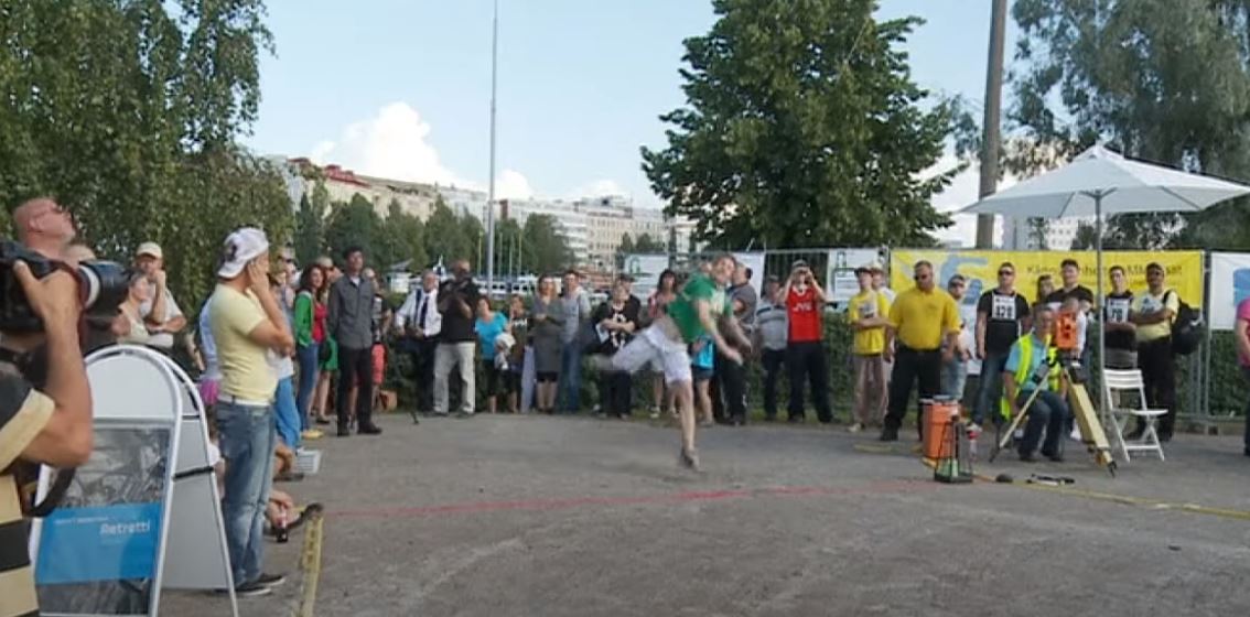 Go green with mobile phone throwing « Euro Weekly News - Going Green Mobile