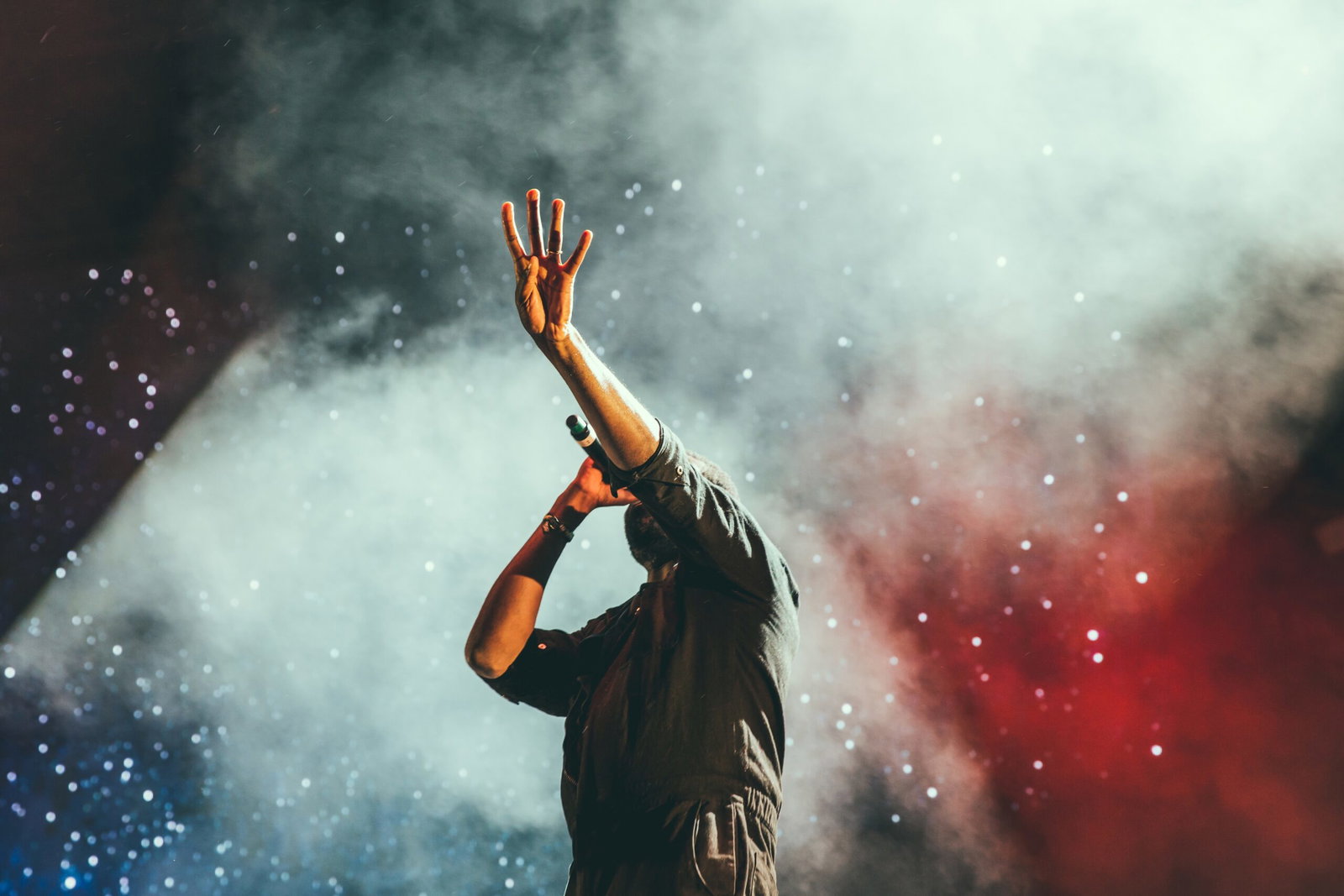 Songs are getting angrier and more repetitive « Euro Weekly News