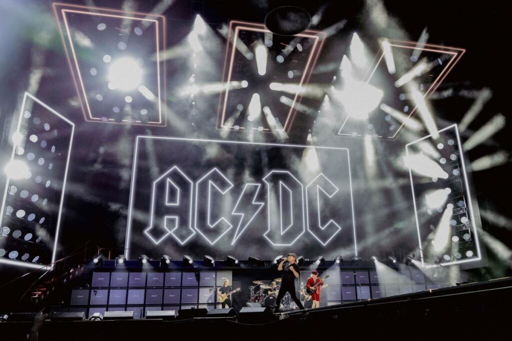 AC/DC crank up the power in Sevilla « Euro Weekly News