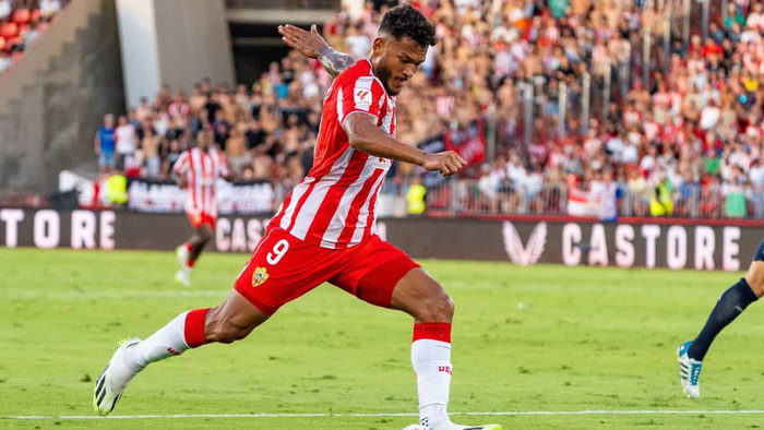 Luis Suarez Playing for UD Almería