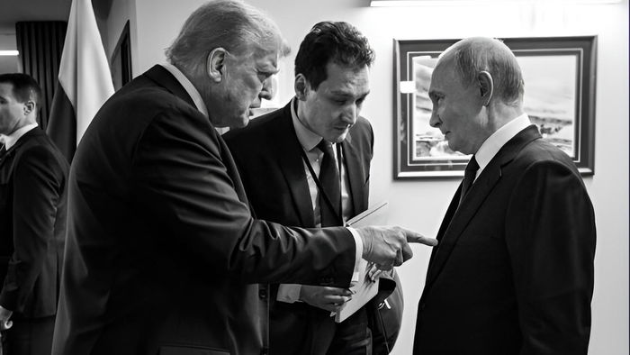 Donald Trump does not seem happy with Vladimir Putin in this photo posted by the US president on August 21 on his Trut Social account, @realDonaldTrump
