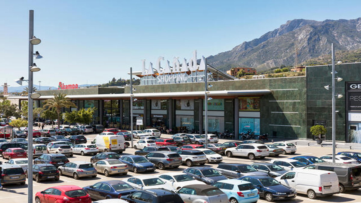 Costa Del Sol Braces For Busy Easter Weekend With Mixed Openings And Extra Transport