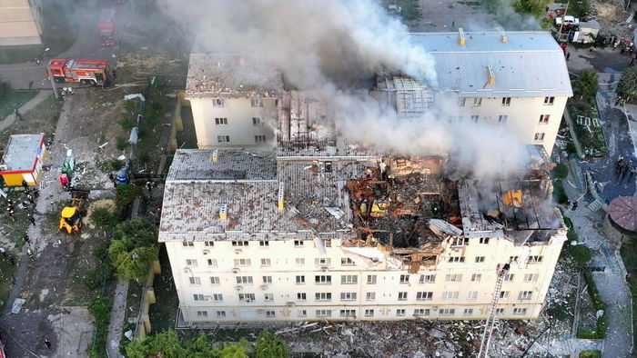 Zelensky posted these photos on his X account @ZelenskyyUa, accusing Putin of being “cynical” and putting on a show to undermine talks with Trump post-Alaska 