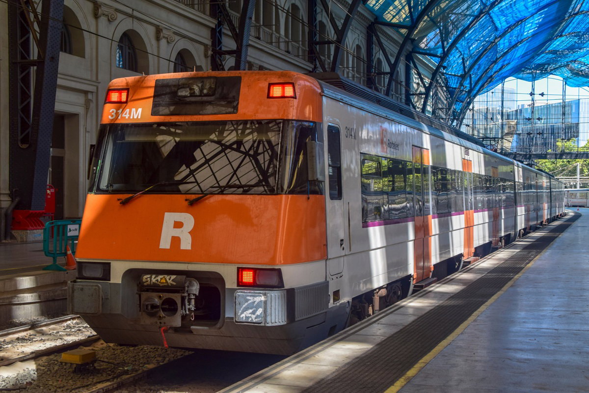 Catalonia R3 rail closure: bus replacement « Euro Weekly News