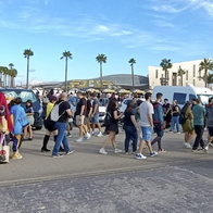 Kilometric queues outside Comic-Con.