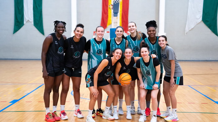 CAB Estepona Women´s Basketball Team Credit: CAB Estepona