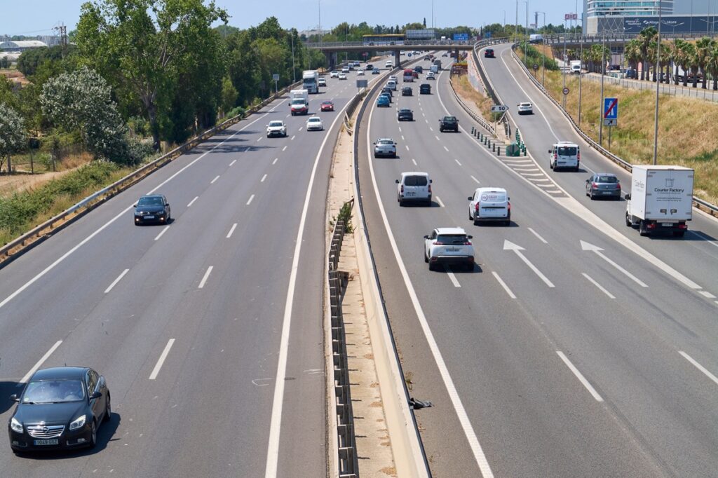 Spanish Motorways DGT : €200 Fine for Staying in Left Lane « Euro Weekly News