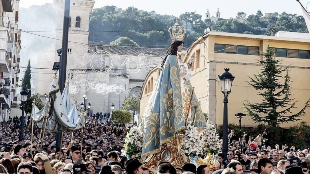 Yecla's Virgen Festival: What Secrets Will the Guided Tour Uncover?!