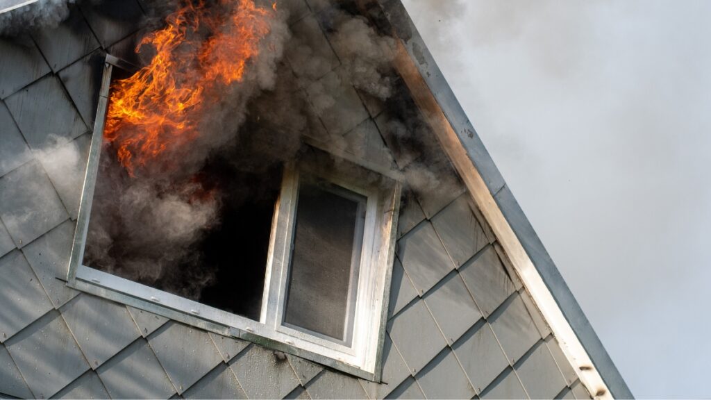 Heroic Rescue! Woman Saved From Raging Fire in Mazarrón – Shocking Details!