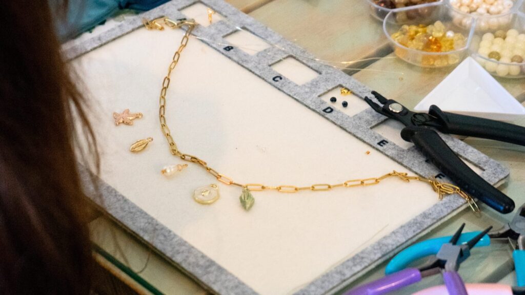Sparkle & Shine! Festive Jewellery Workshops You Can't Miss!