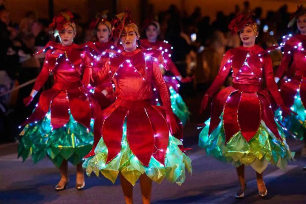 La Zenia BLVD Transformed! Santa's Parade Stuns Holiday Crowds!