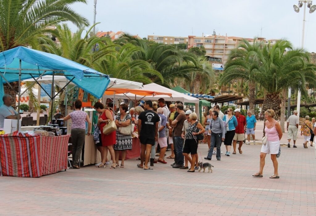 Mazarron Market Magic! Find Hidden Gems & Support Local Artisans!
