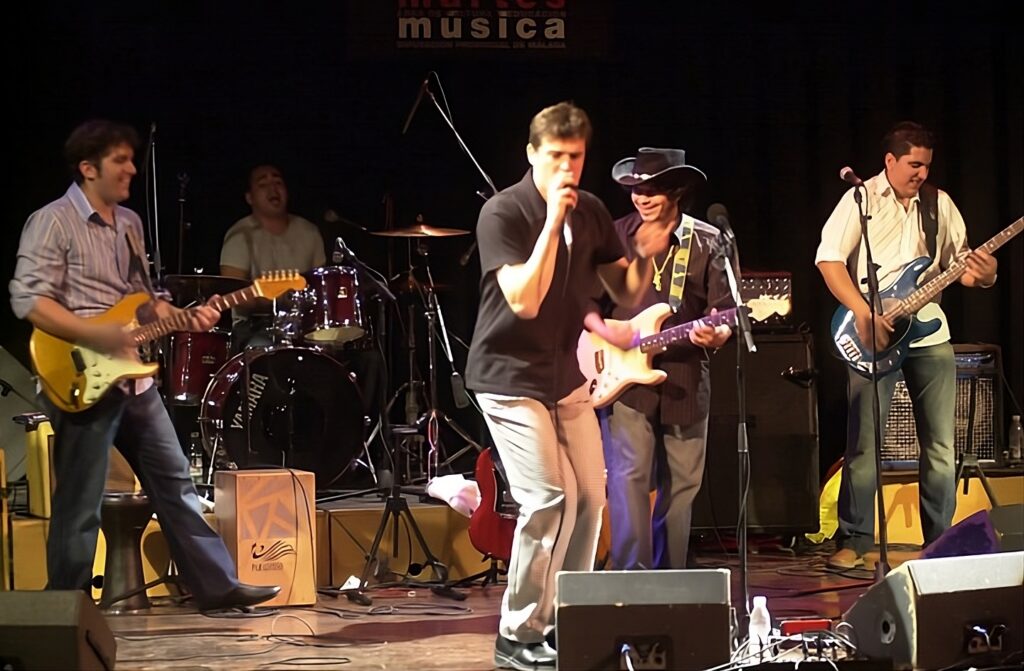 Clarence ROCKED! Trio del Saco's Blues Show Left Fans Speechless!