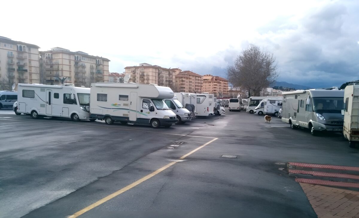 Motorhome nomads challenge Spain’s housing crisis – What the law really says