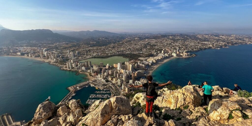 Hiker's Cliffside Rescue: Near-Death Fall at Ifach?!