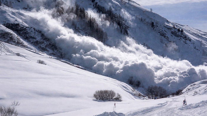 Moment of deadly avalanche.