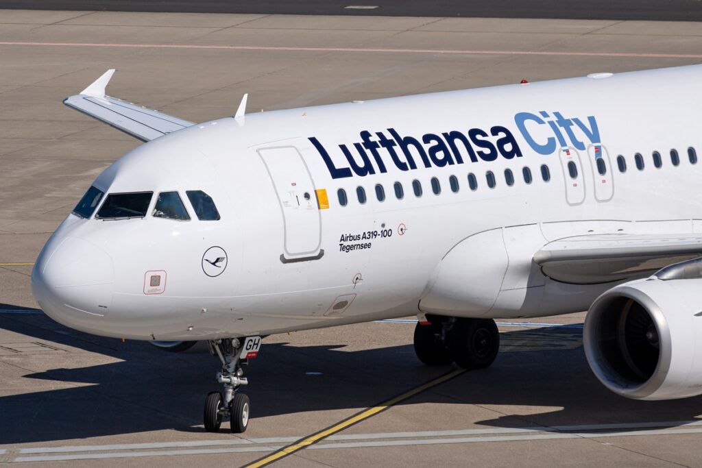 Lufthansa's Frankfurt Hub SHAKE-UP! Is YOUR Flight Affected in 2026?!