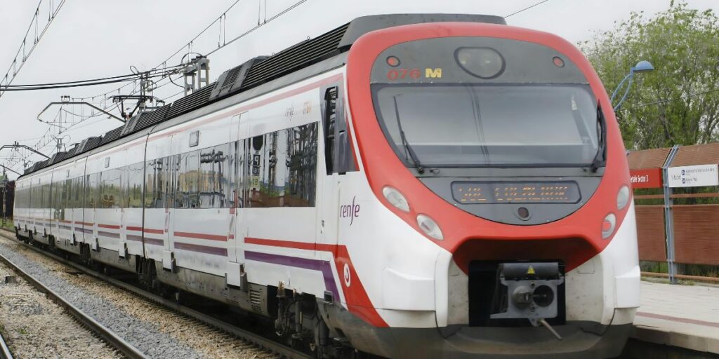 Spain Rail Strike Chaos! Thousands Stranded - What Happens Next?!