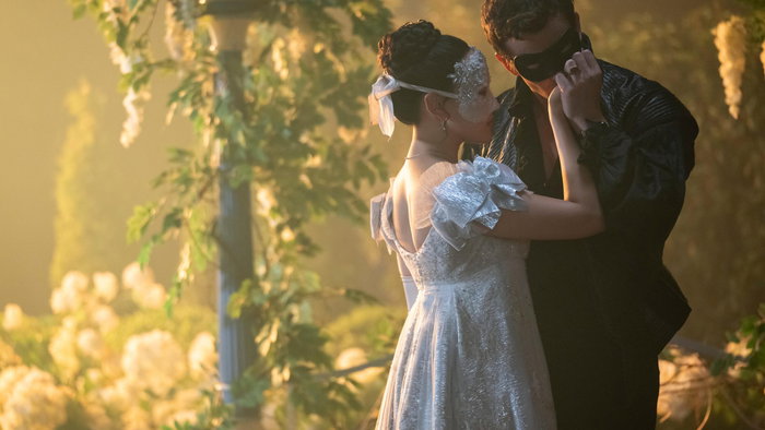 Yerin Ha and Luke Thomspon star as Sophie and Benedict in Bridgerton season 4