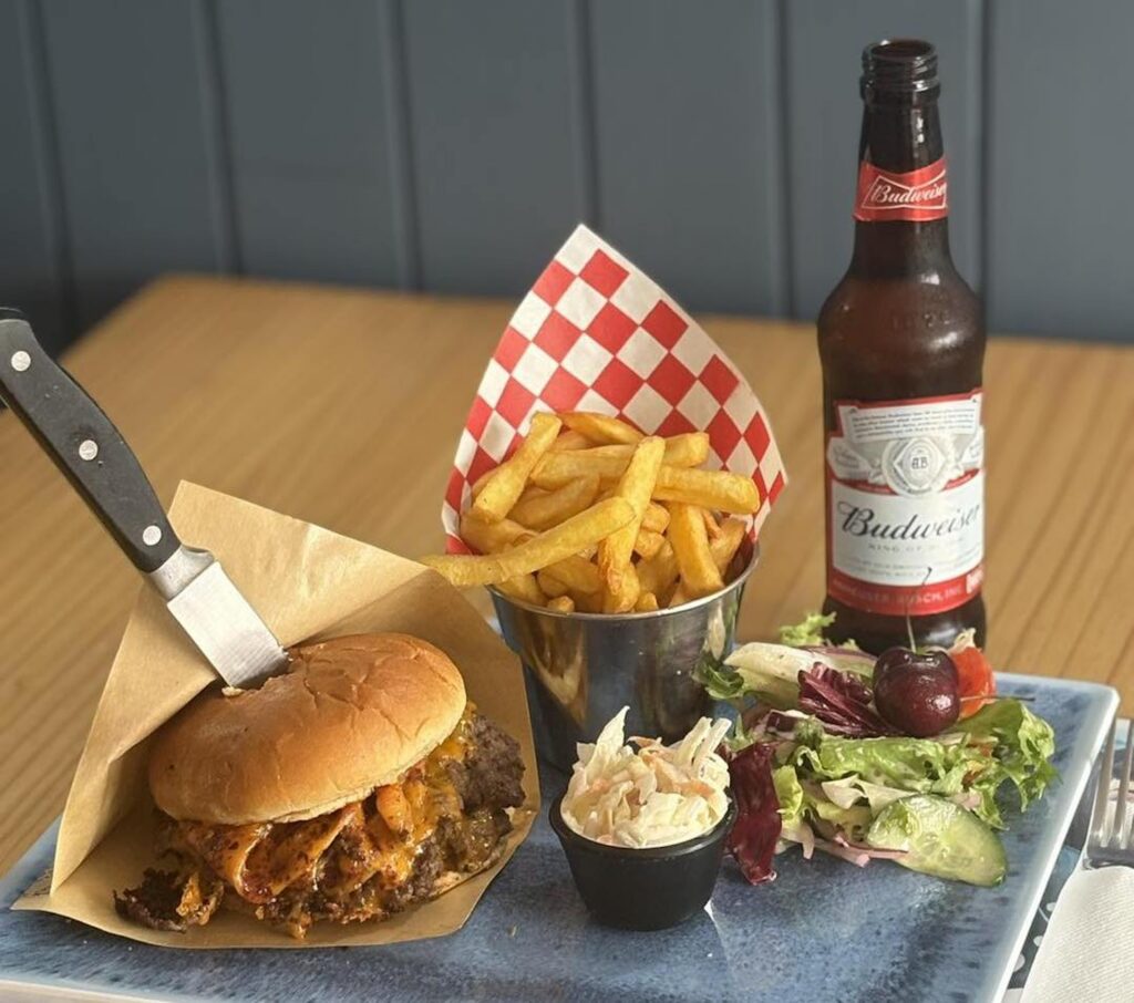 Vista del Mar's Smash Burgers: The Taste That's Taking Over!