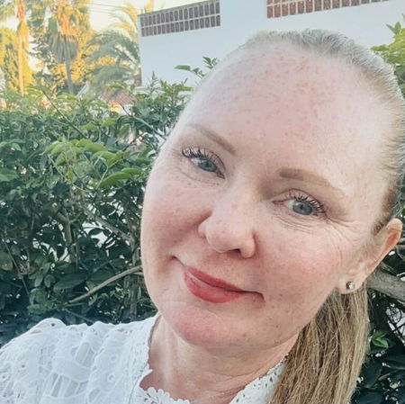 Star of Bargain Brits and 500 weddings, Laura Elen.