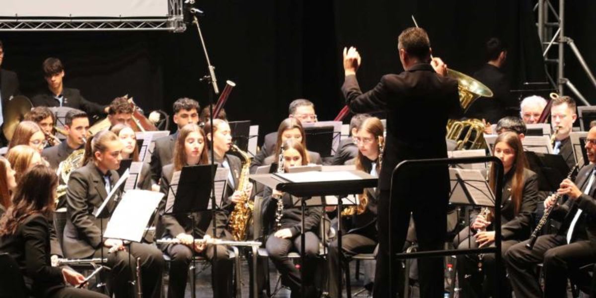 Standing Ovation In Benidorm As La Nova Marks 14 Years With A Sold-out Celebration