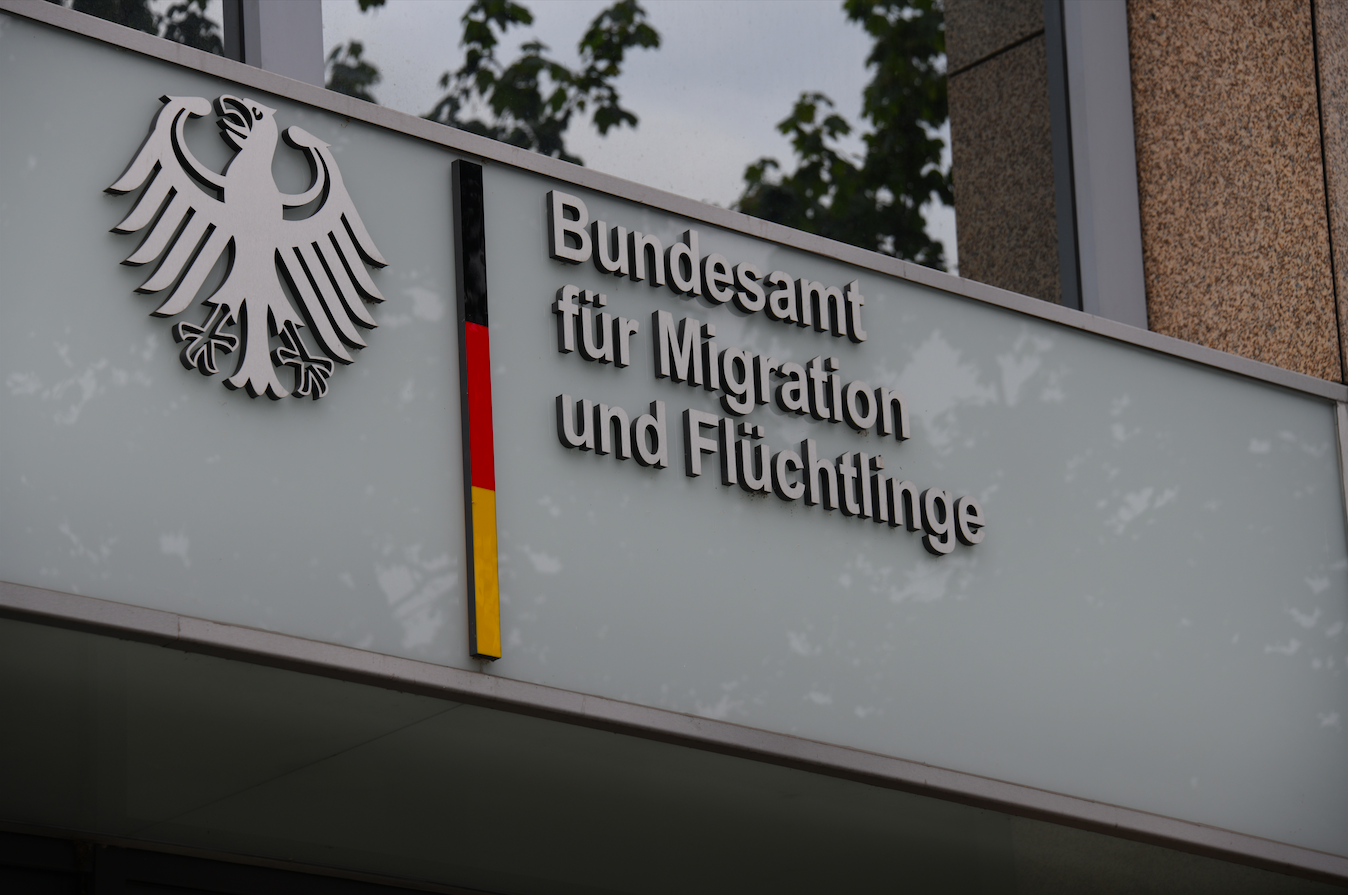 Federal funding for asylum counselling in Germany under review
