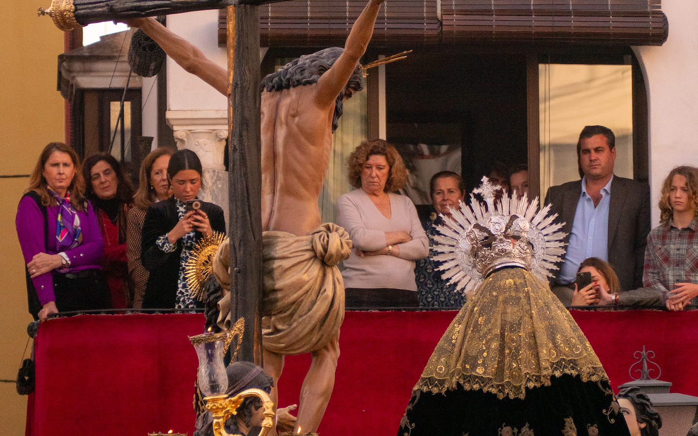 Balcony rentals reach €9,000 in Spain as they prepare for Semana Santa