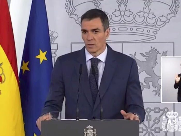 Pedro Sánchez addresses the nation.