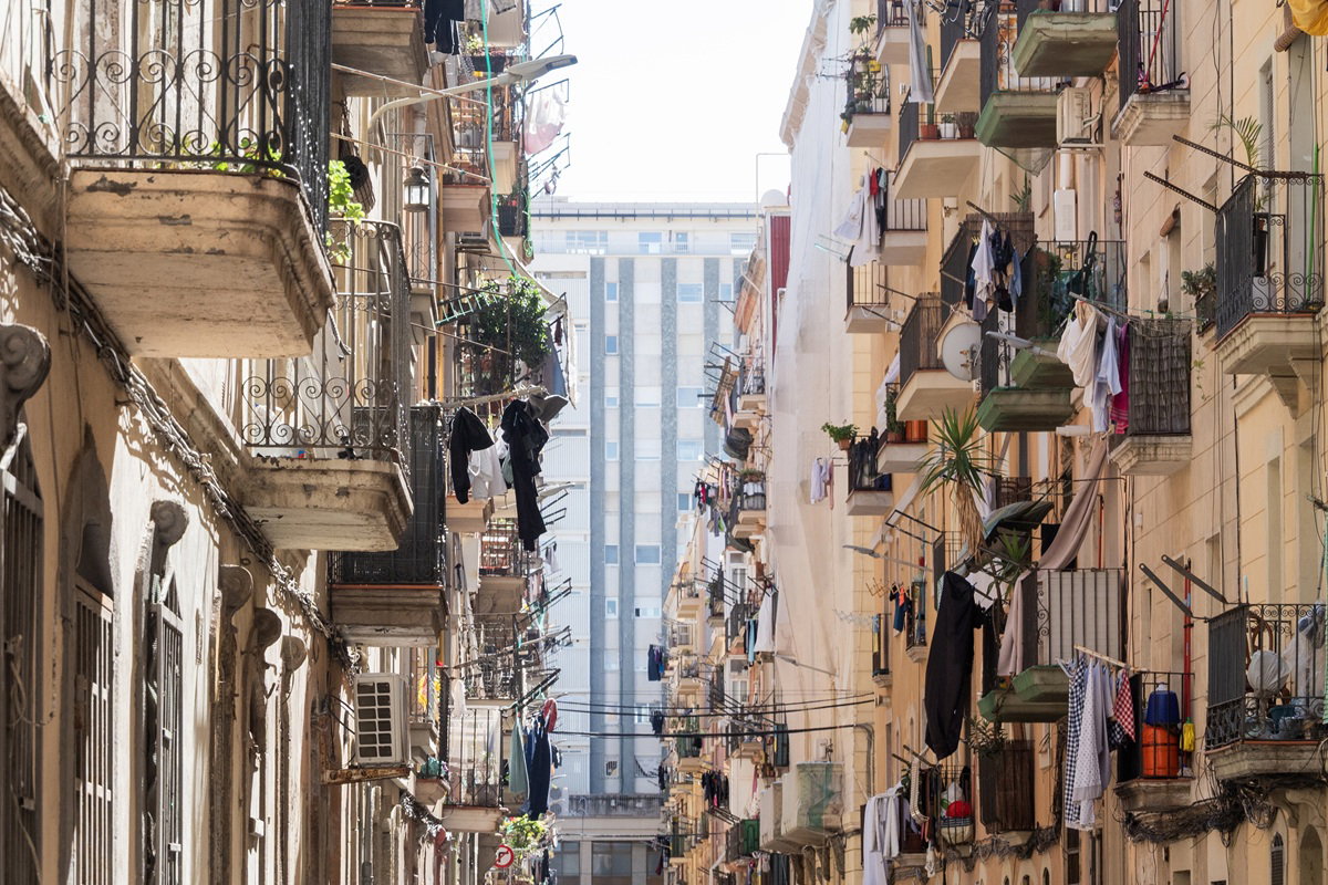 Spain Warning: You Could Be Fined Up To €750 For Hanging Laundry On Your Balcony