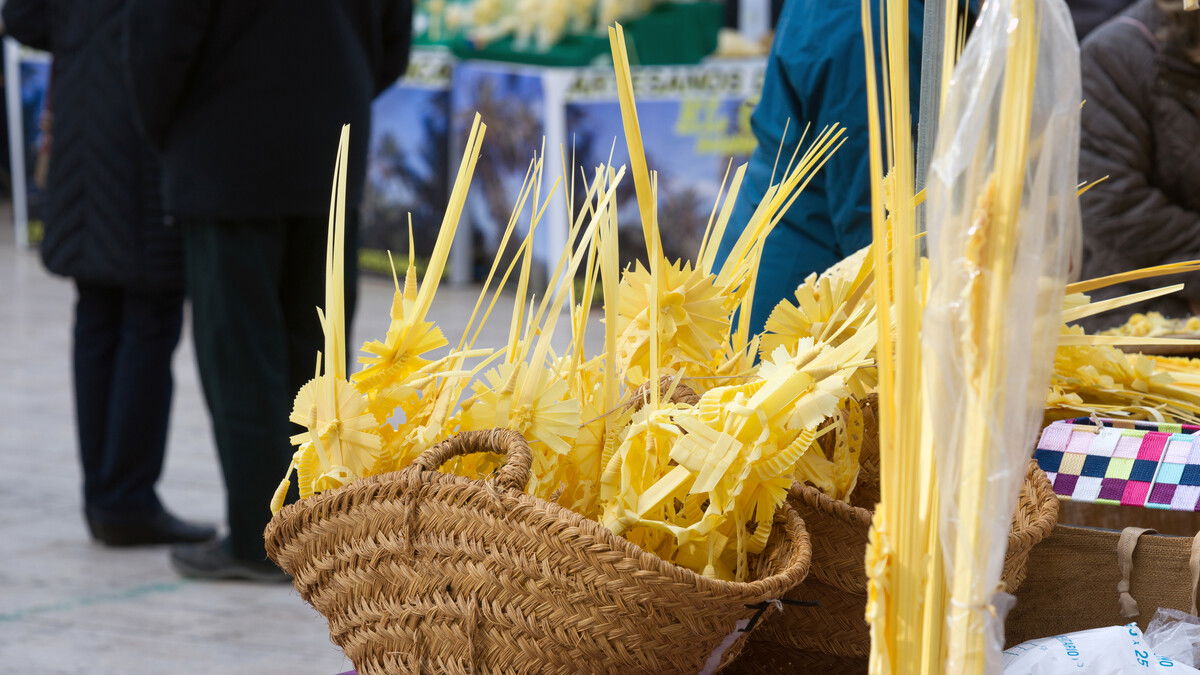 The Centuries-old Elche Tradition Most People Only See At Easter