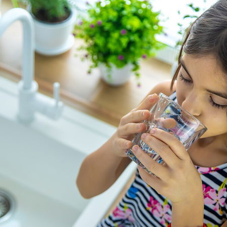 Glass of tap water in Spanish home linked to nitrate contamination concerns
