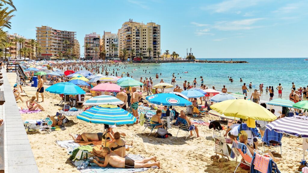 Costa Blanca approves 2026 action plan to boost tourism strategy