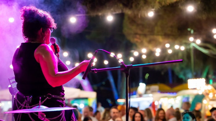 Sara Ramirez of Mami Curl.