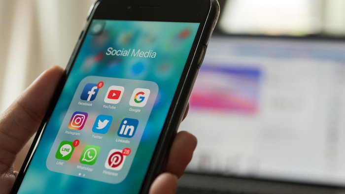 Social media apps on a smart phone