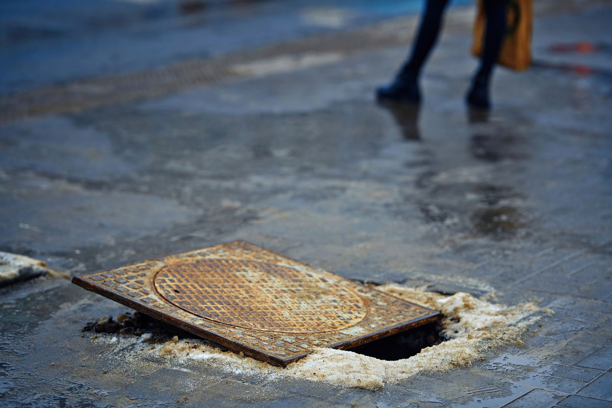 Bilbao Council hit with €147,000 payout for deadly loose manhole cover trip hazard, putting other towns under scrutiny